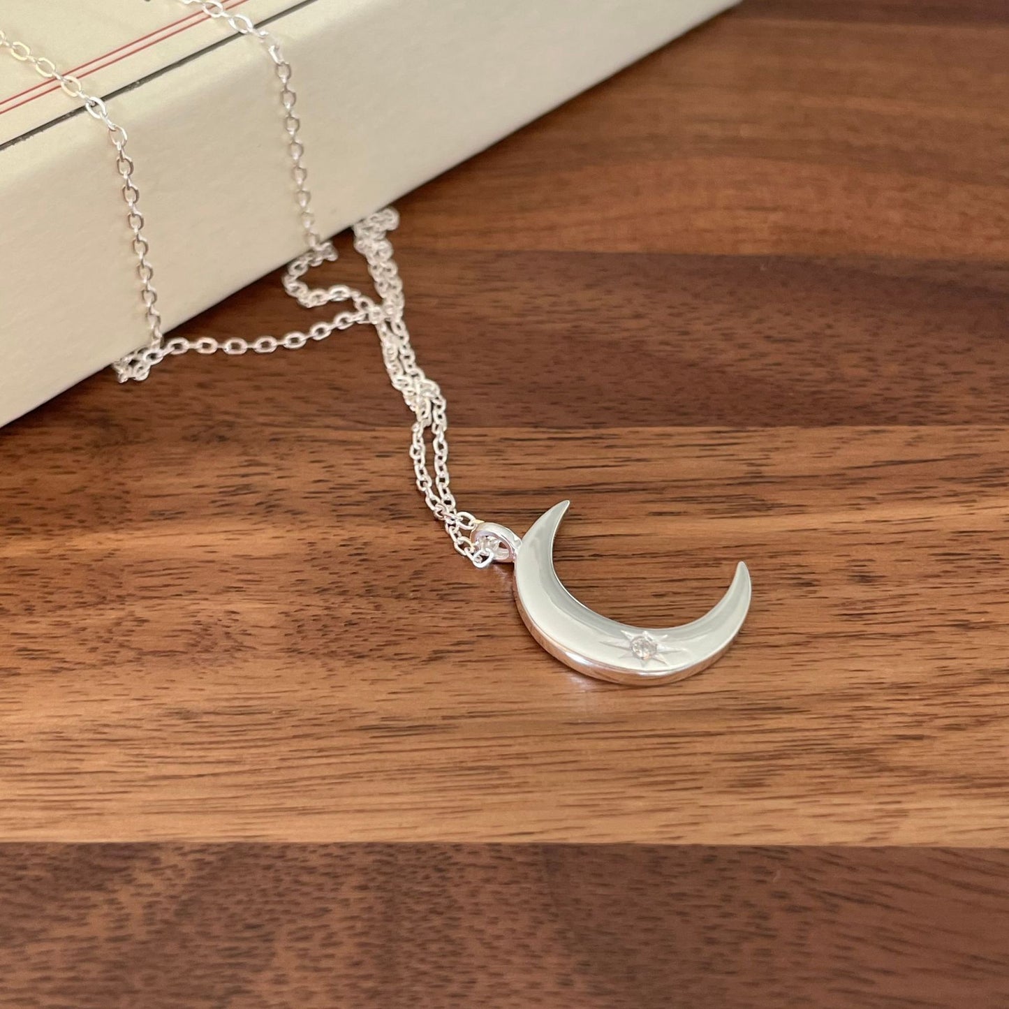 925 Sterling Silver Necklace Single Diamond Moon Necklace Cold Women