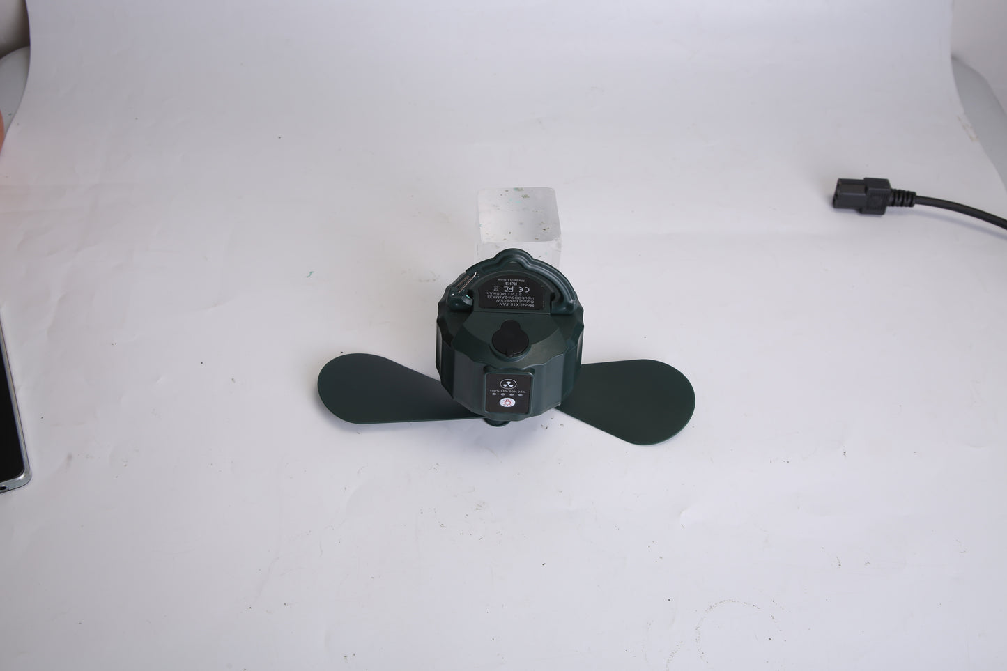 Portable Camping Ceiling LED Fan 10400mAh USB Battery Powered Hanging Tent Lantern Fan Power Bank With 3 Fan Speed 3 Light Brightness Smart Timer Remote Control